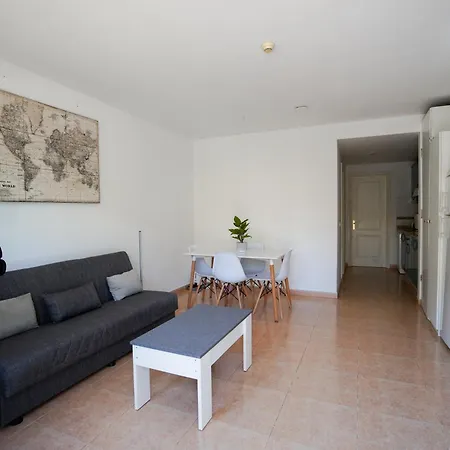 Private - Fast Wi-fi - Pool Apartment