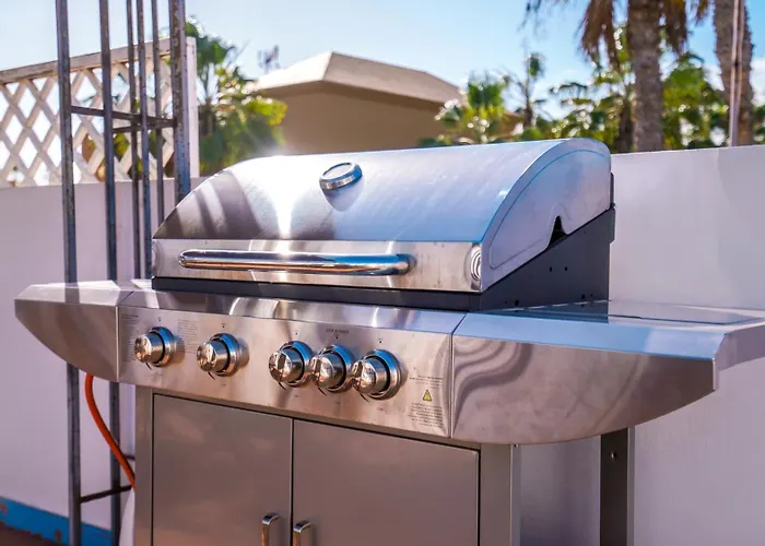 Private - Fast Wi-fi - Pool Apartment